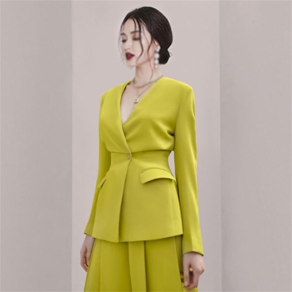 51VPHZRZFzL.jpg Bright Color V-neck Waisted Top High Waisted Pressed Pleated Wide Leg Pants Two-piece Set